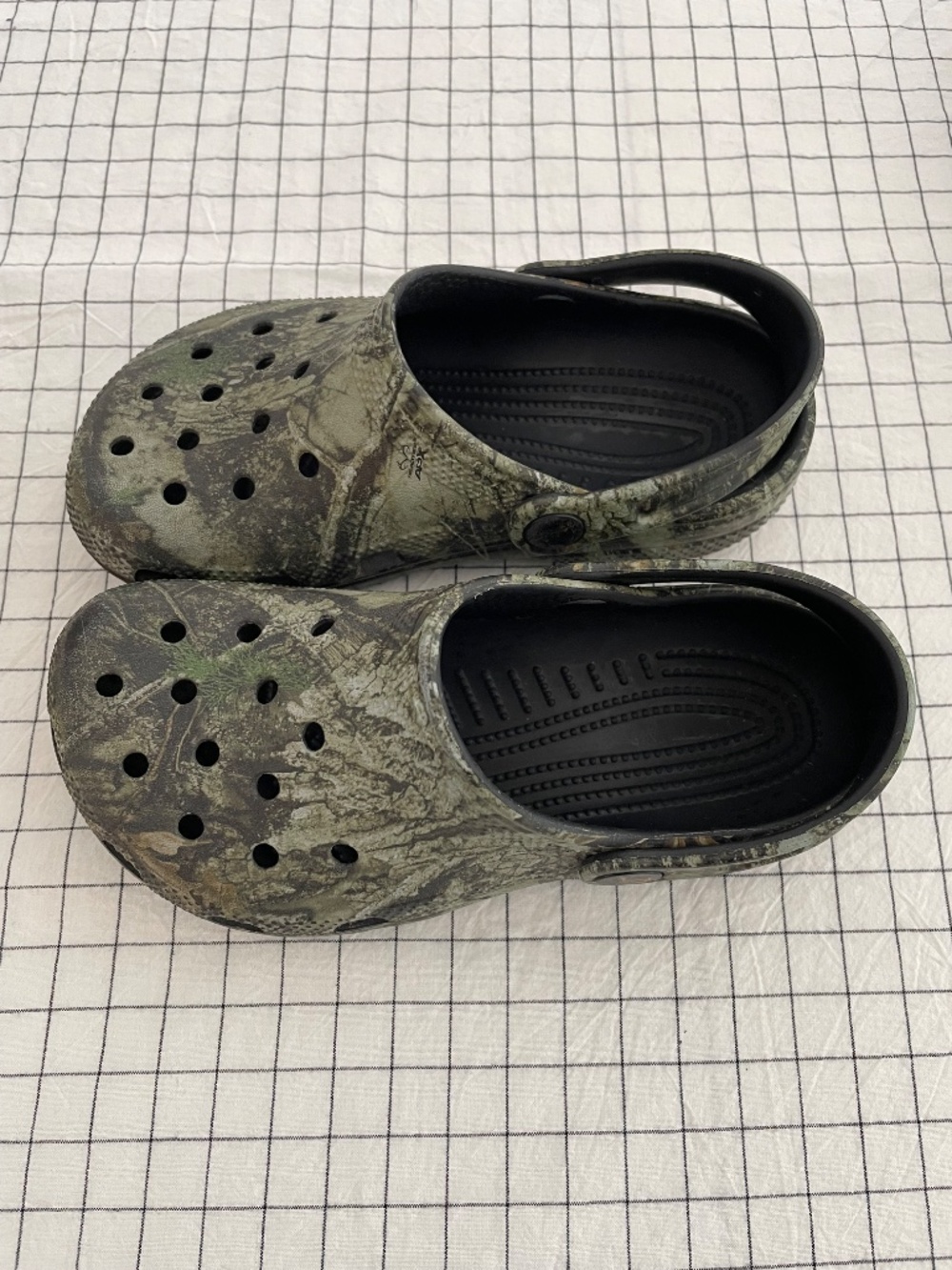 Lego & Real Tree Camo Crocs ~ Size 1 - Picture 5 of 6